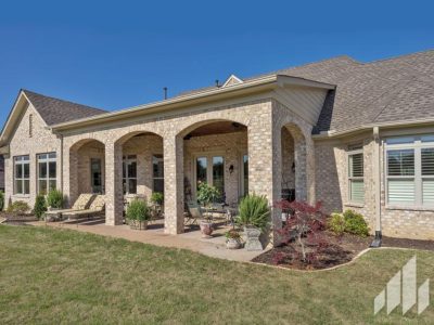 Brick flooring is an ideal choice for entryways and mudrooms because it combines durability, traction, and timeless design.